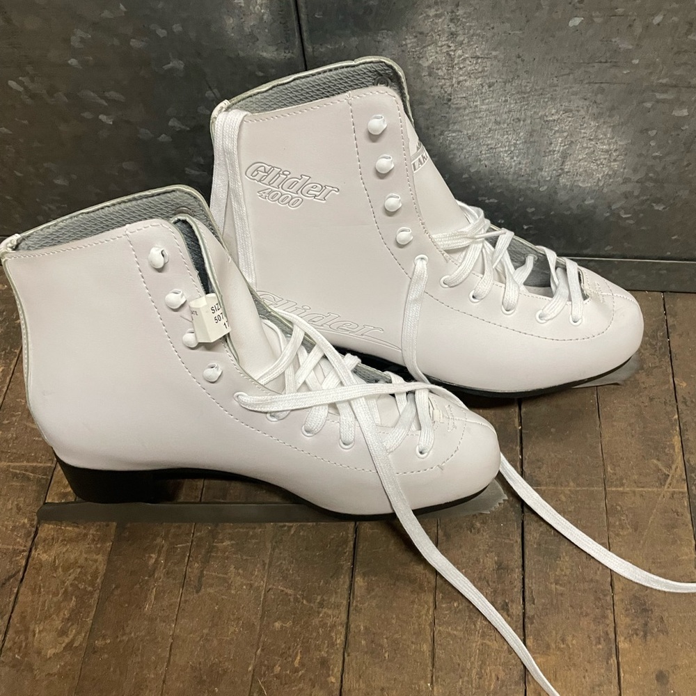 Women’s Glider Ice Skates